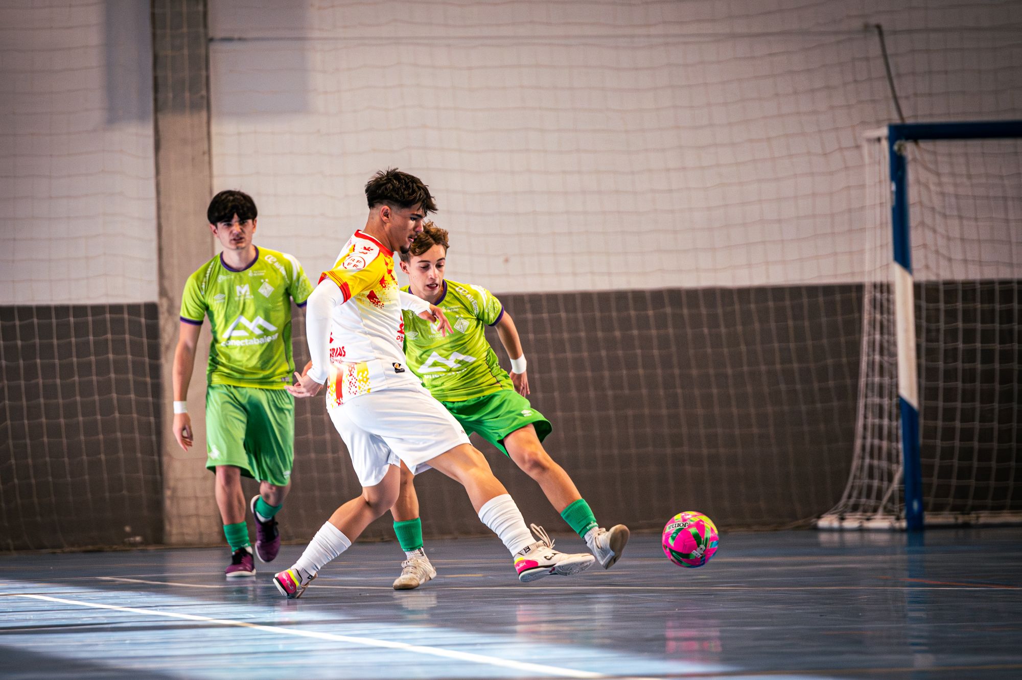El juvenil suma un punt valuós davant Palma Futsal (4-4) 
